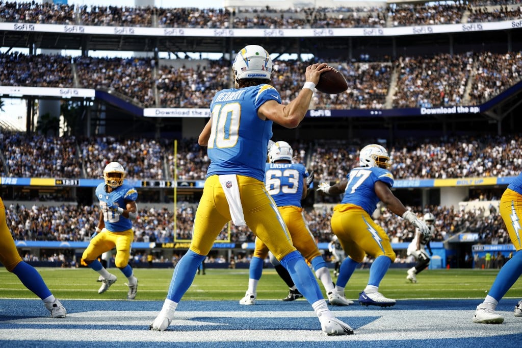 NFL Week 2 Thursday Night Football Best Bets: Chargers and Chiefs Face-Off  in AFC West Matchup - Oddstrader