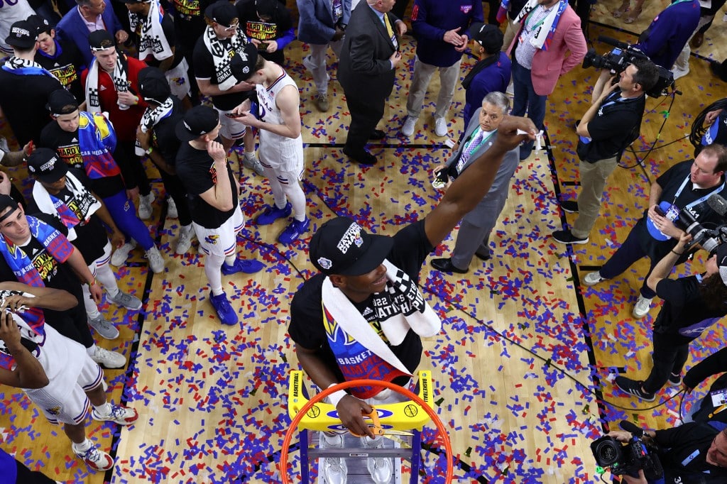 kansas jayhawks ncaa basketball celebrate