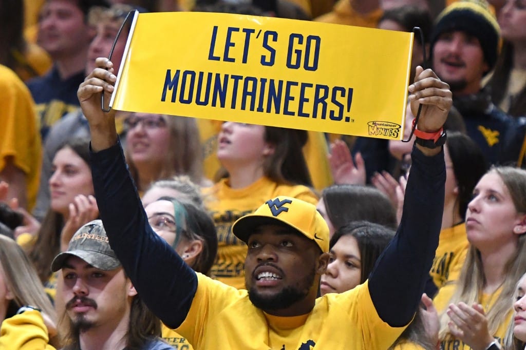 West Virginia Mountaineers Fan vs Baylor Bears