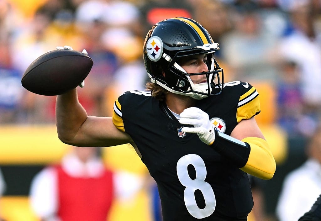 Kenny Pickett Pittsburgh Steelers Buffalo Bills