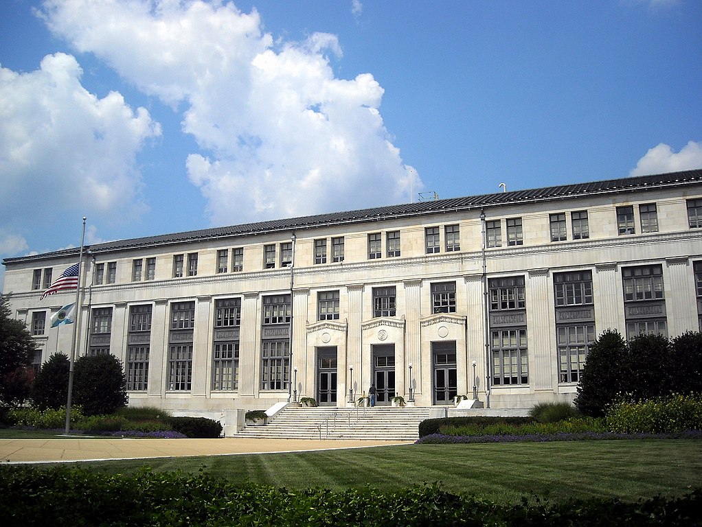 Department_of_the_Interior_-_South_Building - Oddstrader - Oddstrader United States Department of the Interior building DOI