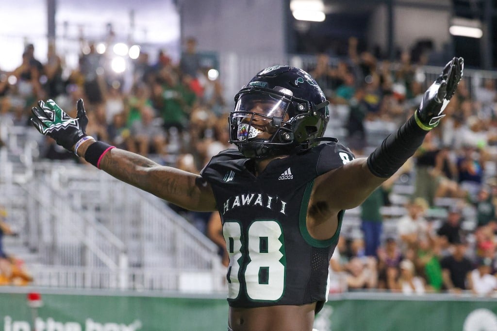 Alex Perry Hawaii Rainbow Warriors NCAA college football player