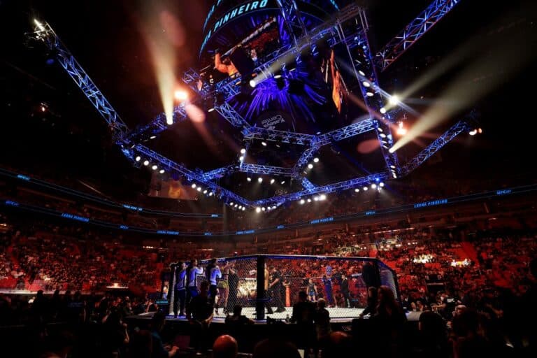 General View Octagon at UFC 287