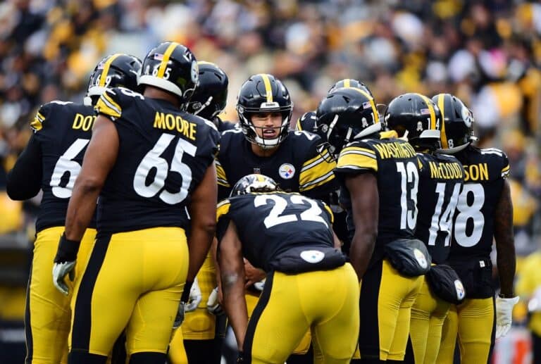 Mason Rudolph #2 of the Pittsburgh Steelers calls a play during a game against the Detroit Lions.