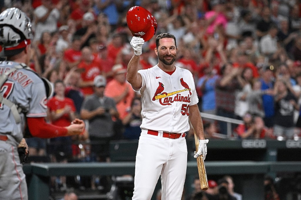 Adam Wainwright of St Louis Cardinals Acknowledges Fans