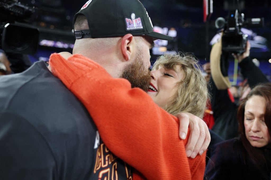 Taylor Swift Travis Kelce Kansas City Chiefs