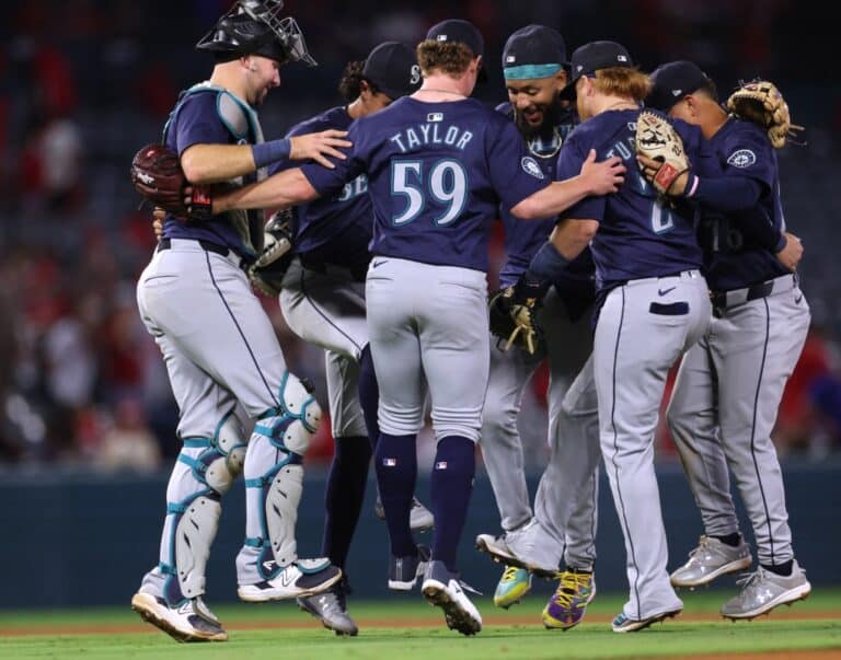 Seattle Mariners Celebrate vs Angeles Angels