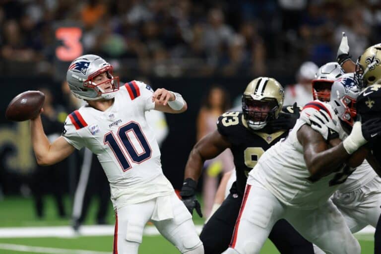 Drake Maye #10 of the New England Patriots makes a pass during the NFL 2025 game against the New Orleans Saints
