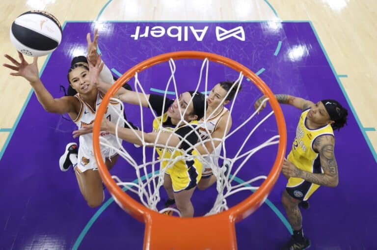 Phoenix Mercury v Los Angeles Sparks