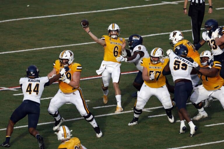 Wyoming Cowboys v Toledo Rockets