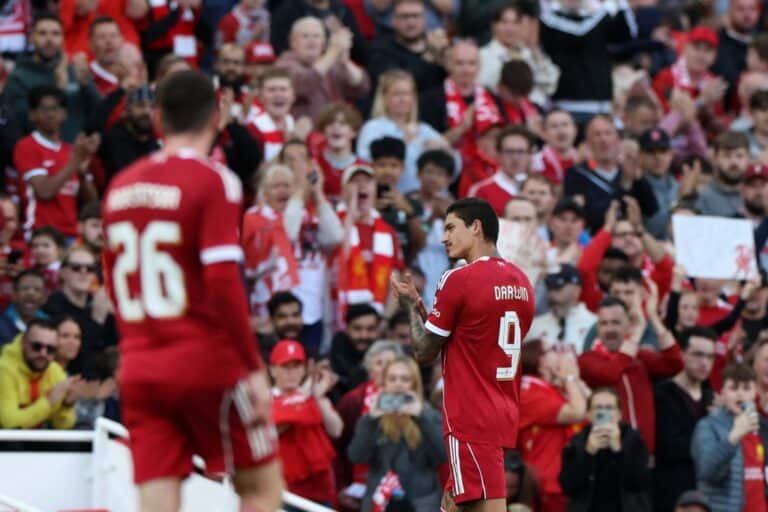 Liverpool fans applaud as Liverpool's Uruguayan striker #09 Darwin Nunez leaves the pitch after being substituted off during a game between Liverpool and Athletic Bilbao.