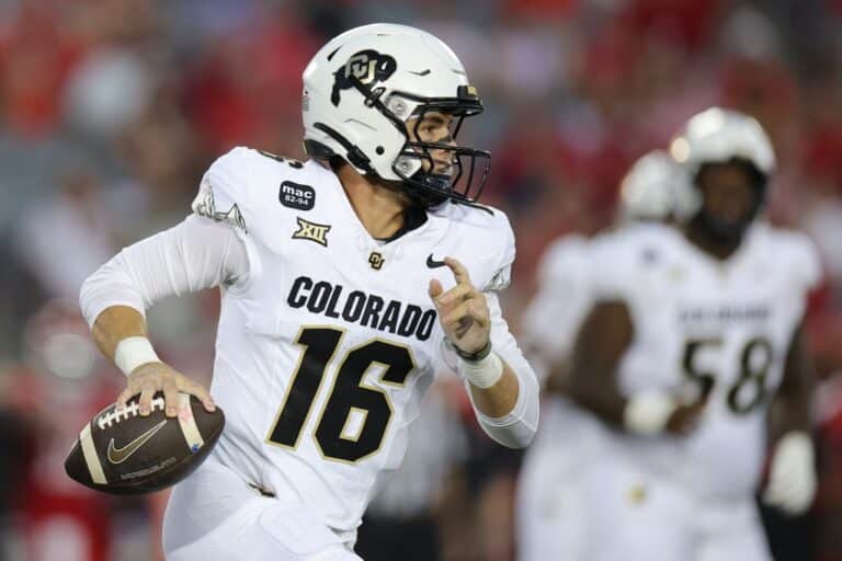 Ryan Staub #16 of the Colorado Buffaloes carries the ball against the Houston Cougars