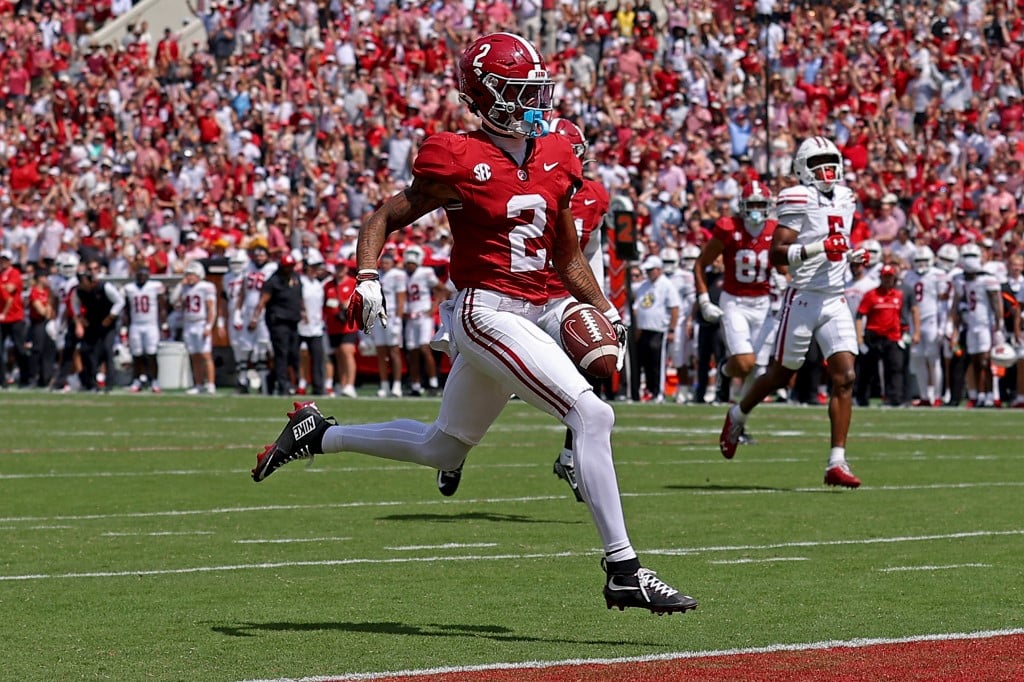 Ryan Williams #2 of the Alabama Crimson Tide scores a 19 yard touchdown against the Wisconsin Badgers
